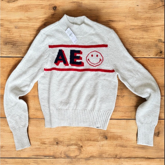 NWT American Eagle Smiley Graphic Mockneck Sweater Gray Women’s M - Picture 1 of 10